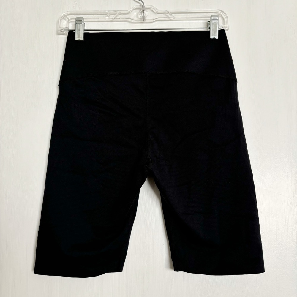 Fanka Body Sculpt 9" Biker Shorts (Reversible Wear) in Black Compression Active - Picture 7 of 9
